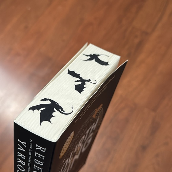 Fourth Wing - Picture 4 of 4